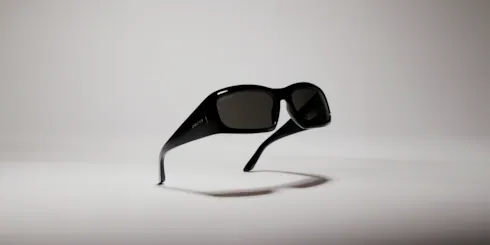 Runway Rectangular Frame Sunglasses in Black